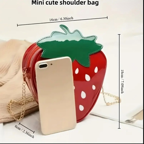 Strawberry-Shaped Red and Green Shoulder Small Bag - Picture 3 of 10